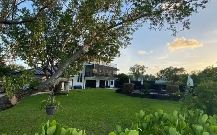 Trauma treatment for women at Kinder in the Keys