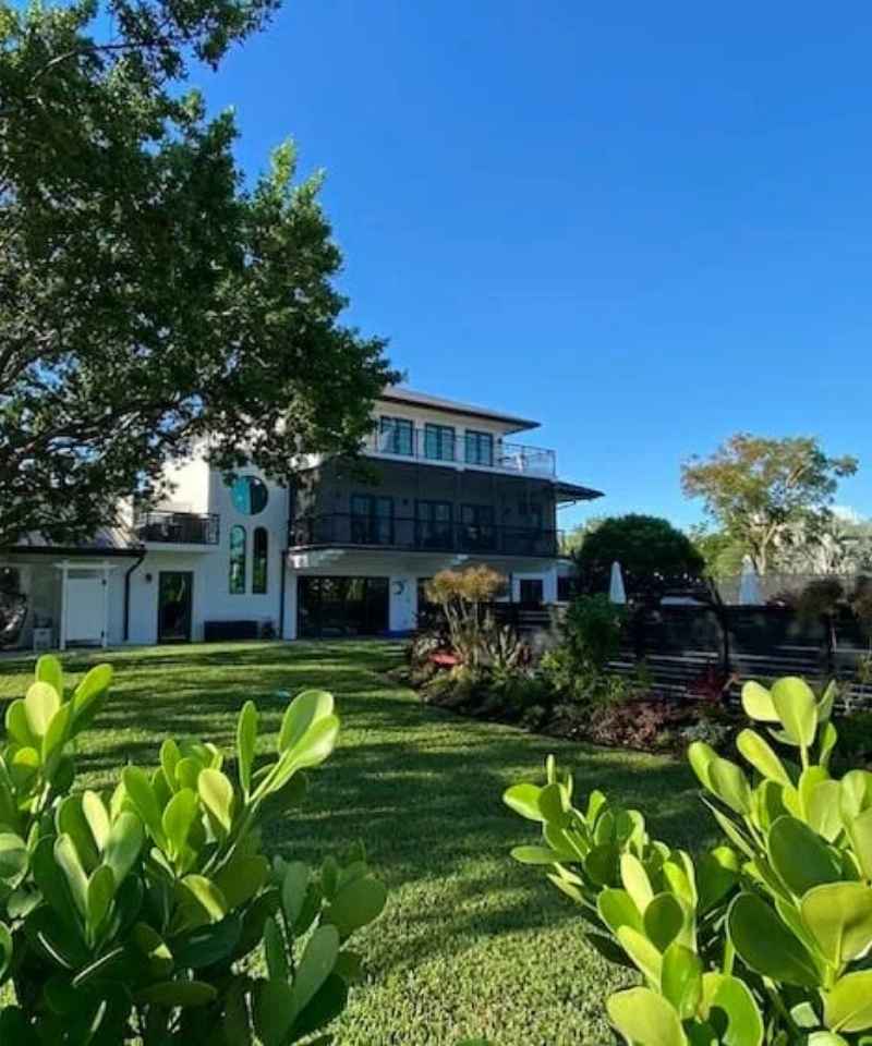 Eating disorder treatment for medically stable women at Kinder in the Keys