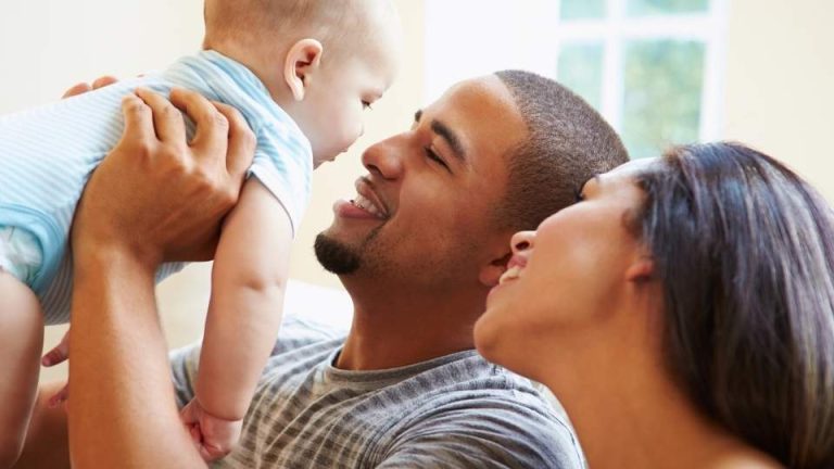 Is Depression Genetic hero image showing a family to illustrate genetics.